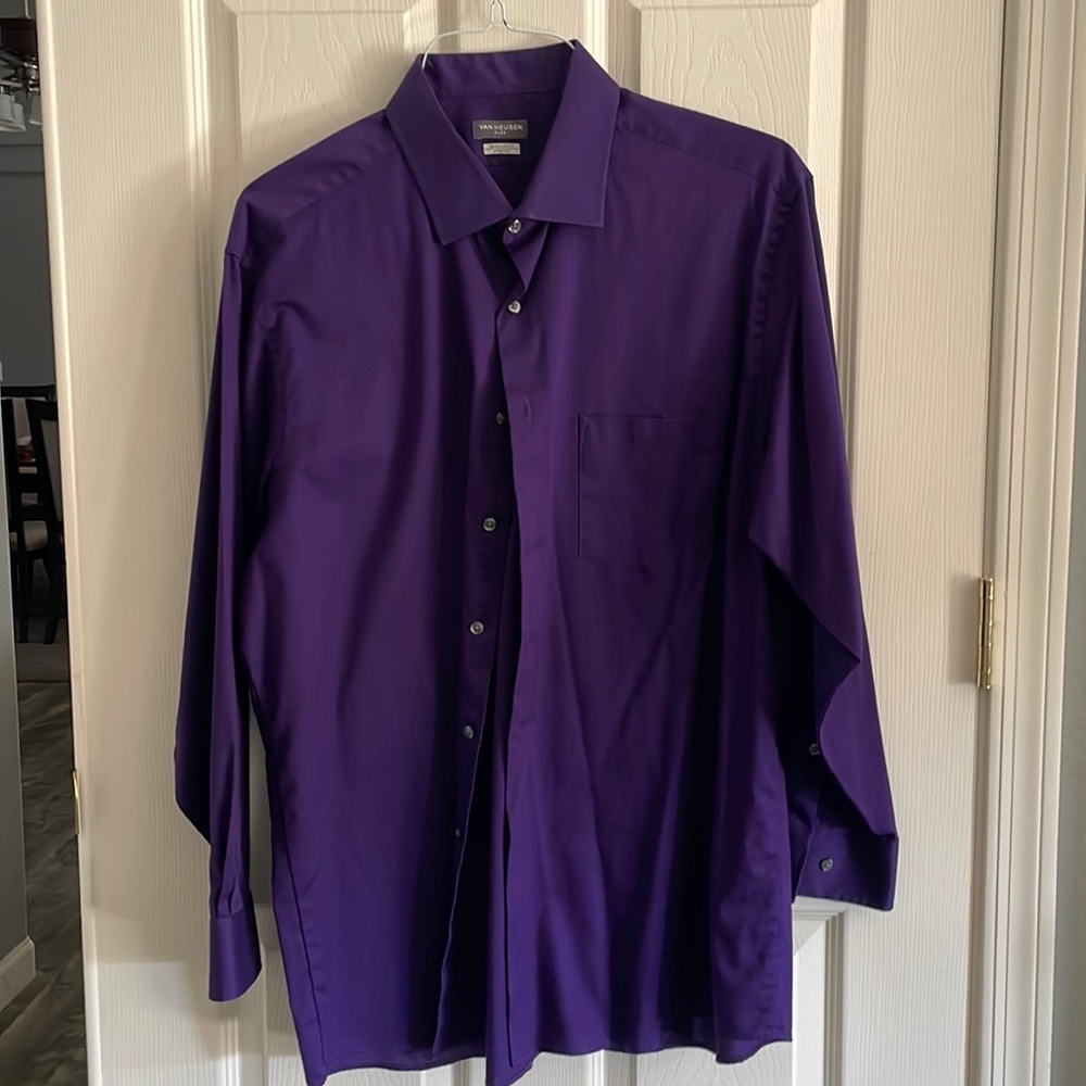 Van Heusen Men’s Dress Shirt